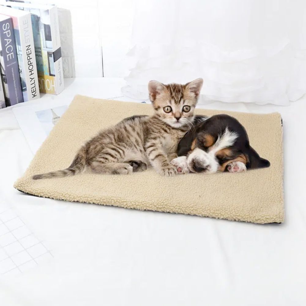 Cozy Comfort with the Non-Electrical Self-Warming Pet Mat!