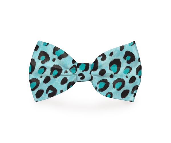 Blue Cheetah Print Dog Bow Tie: Wild Style for Your Pup!