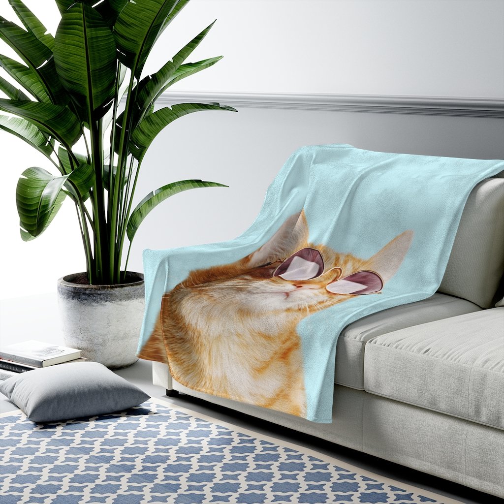 Plush Velveteen Pet Blanket – Wrap Your Furry Friend in Ultimate Cozy Comfort!